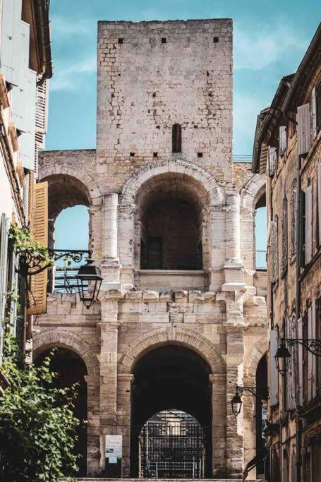 Appartement A Pied Du Centre Avec Place De Parking Arles Zewnętrze zdjęcie