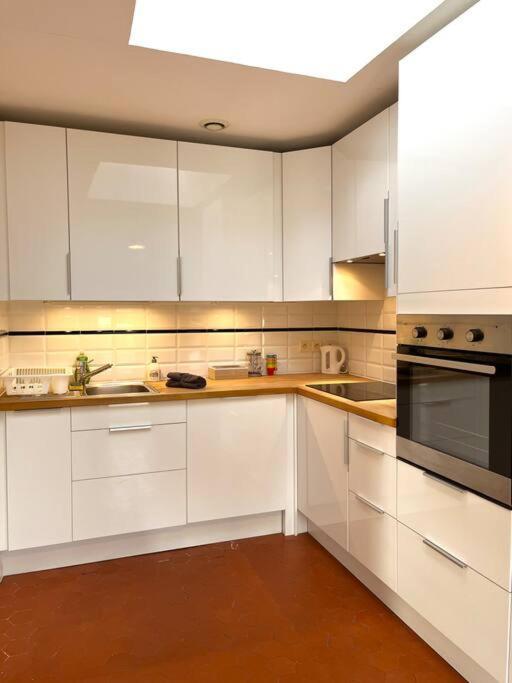 Appartement A Pied Du Centre Avec Place De Parking Arles Zewnętrze zdjęcie
