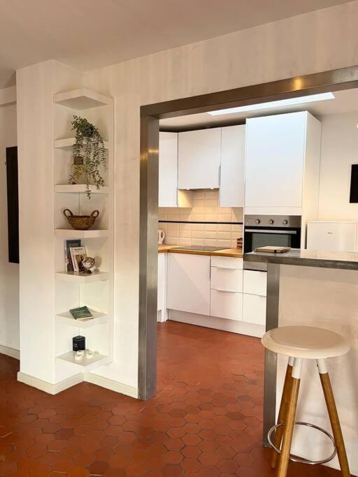 Appartement A Pied Du Centre Avec Place De Parking Arles Zewnętrze zdjęcie