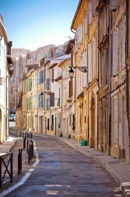 Appartement A Pied Du Centre Avec Place De Parking Arles Zewnętrze zdjęcie
