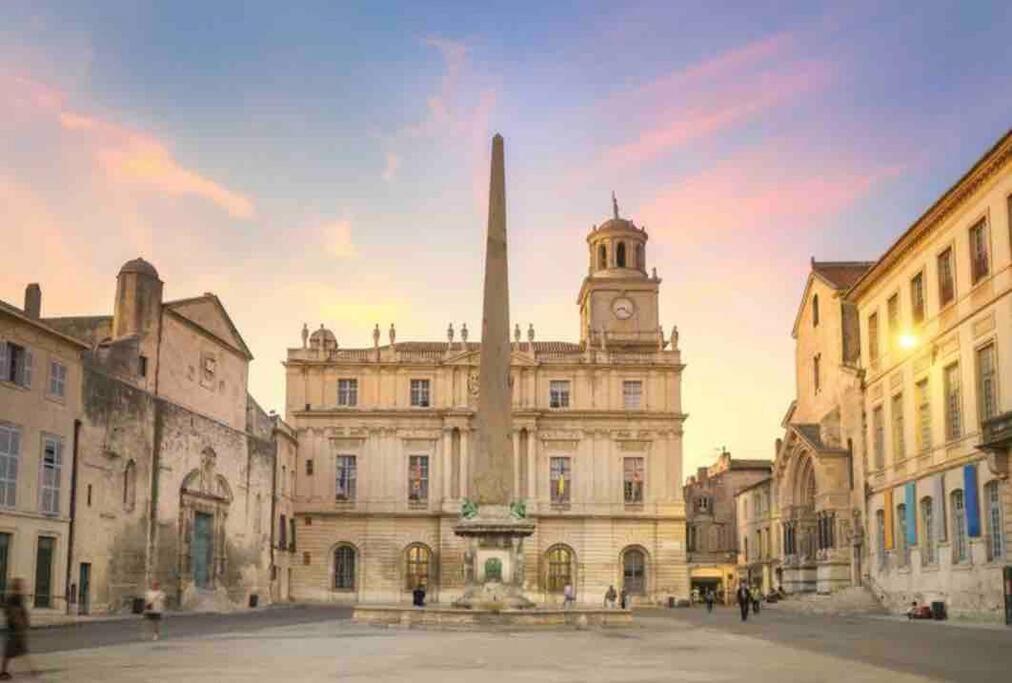 Appartement A Pied Du Centre Avec Place De Parking Arles Zewnętrze zdjęcie